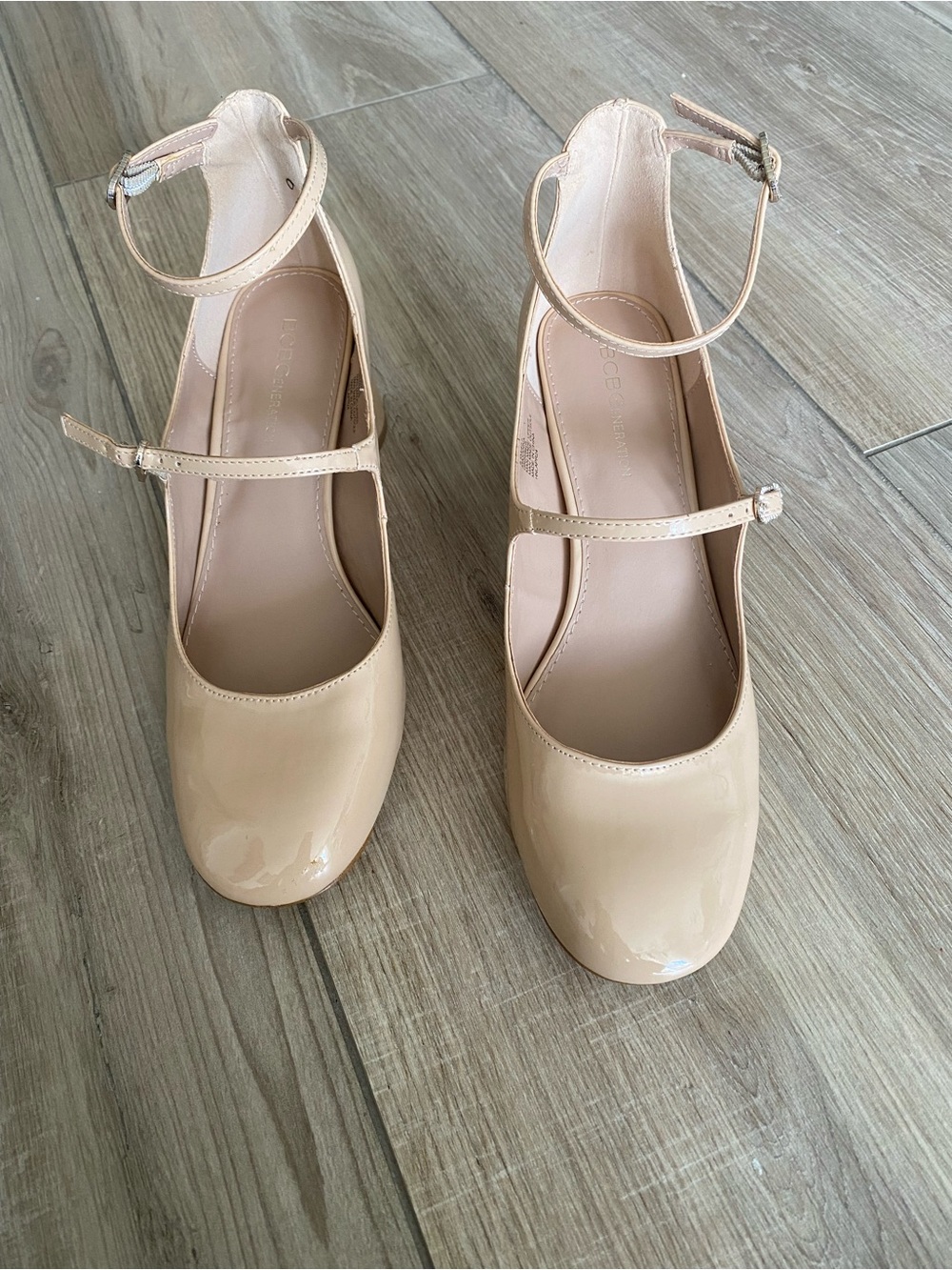 NWTs BCBG Women’s Nude Patent Mary Jane Ankle Strap Heels Size 9.5